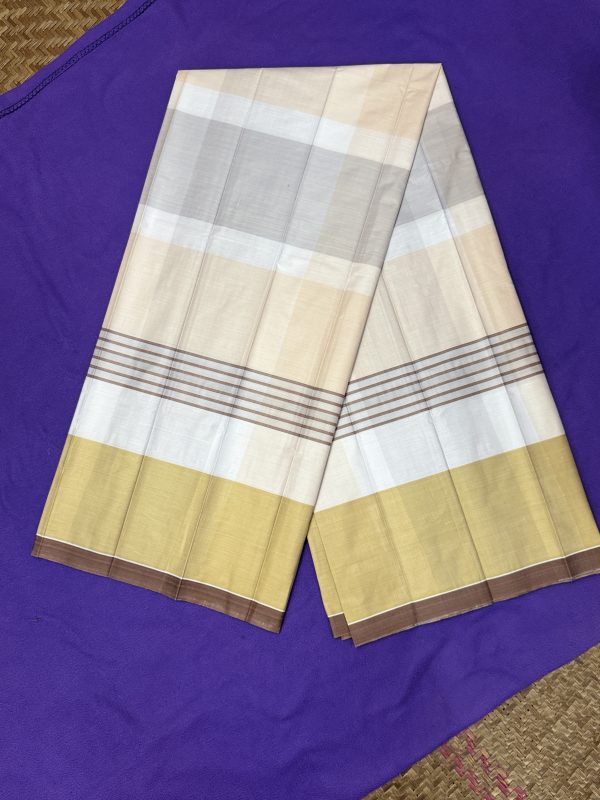 লাইট ক্ল্যাসিক চেক লুঙ্গি 3